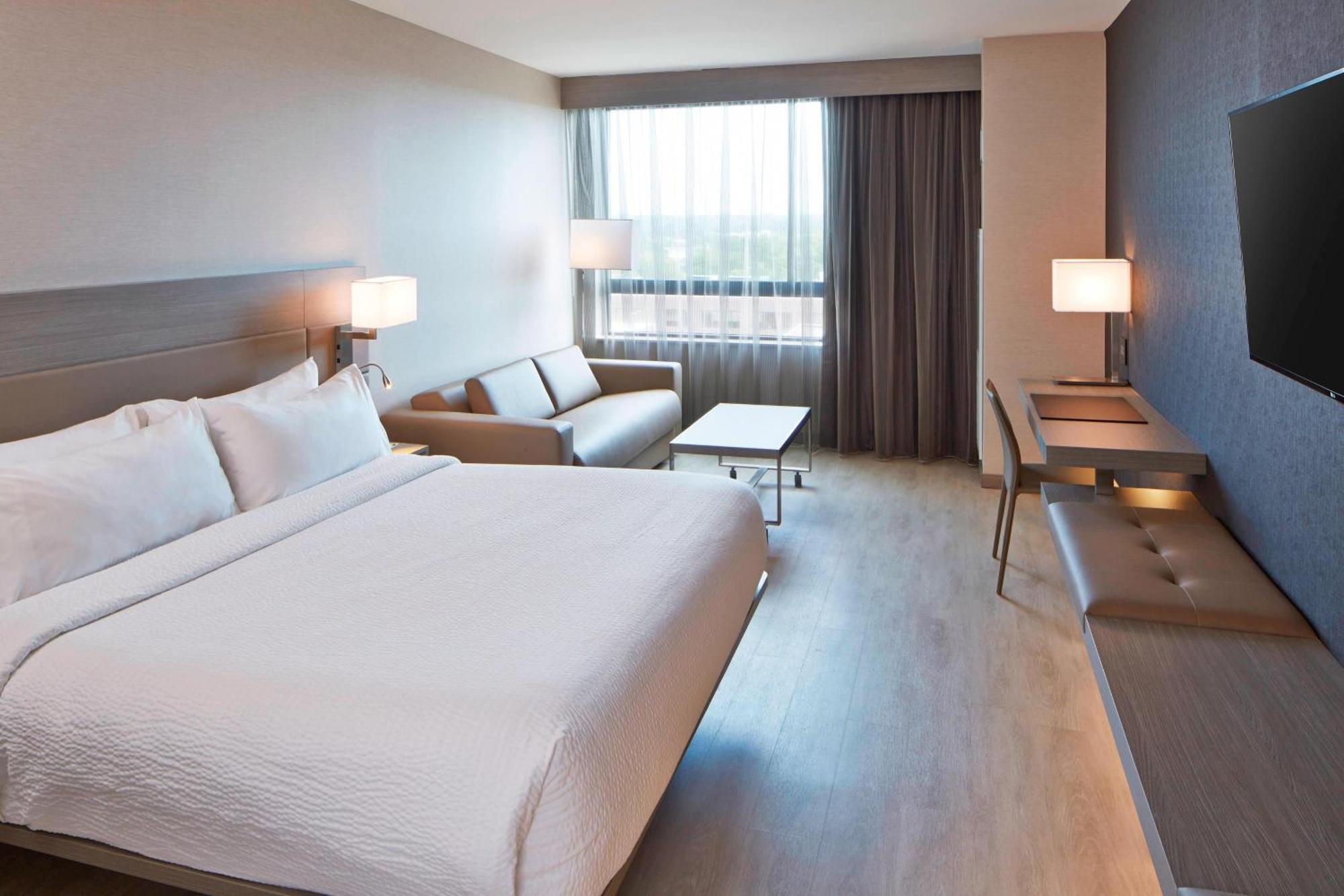 Ac Hotel By Marriott Des Moines East Village Bagian luar foto