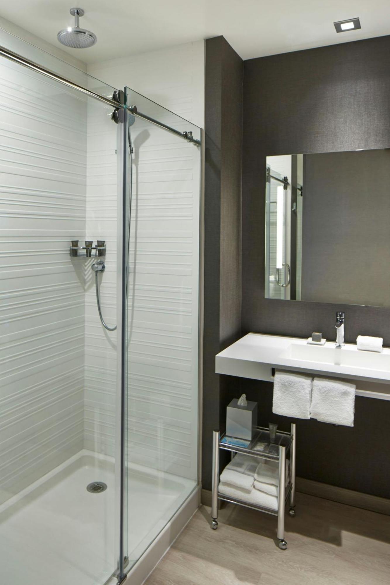 Ac Hotel By Marriott Des Moines East Village Bagian luar foto