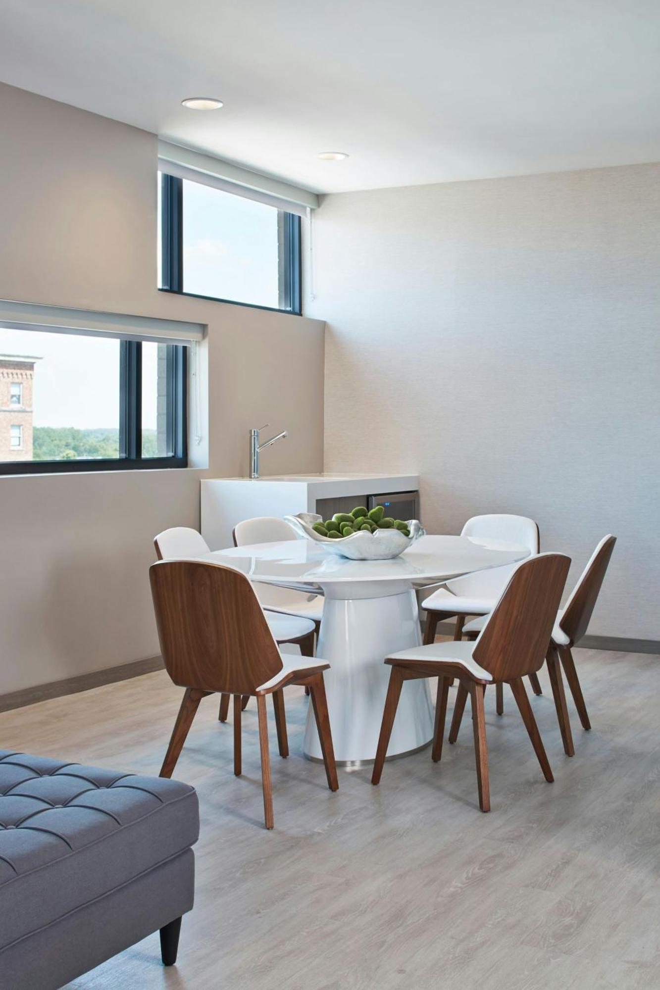 Ac Hotel By Marriott Des Moines East Village Bagian luar foto