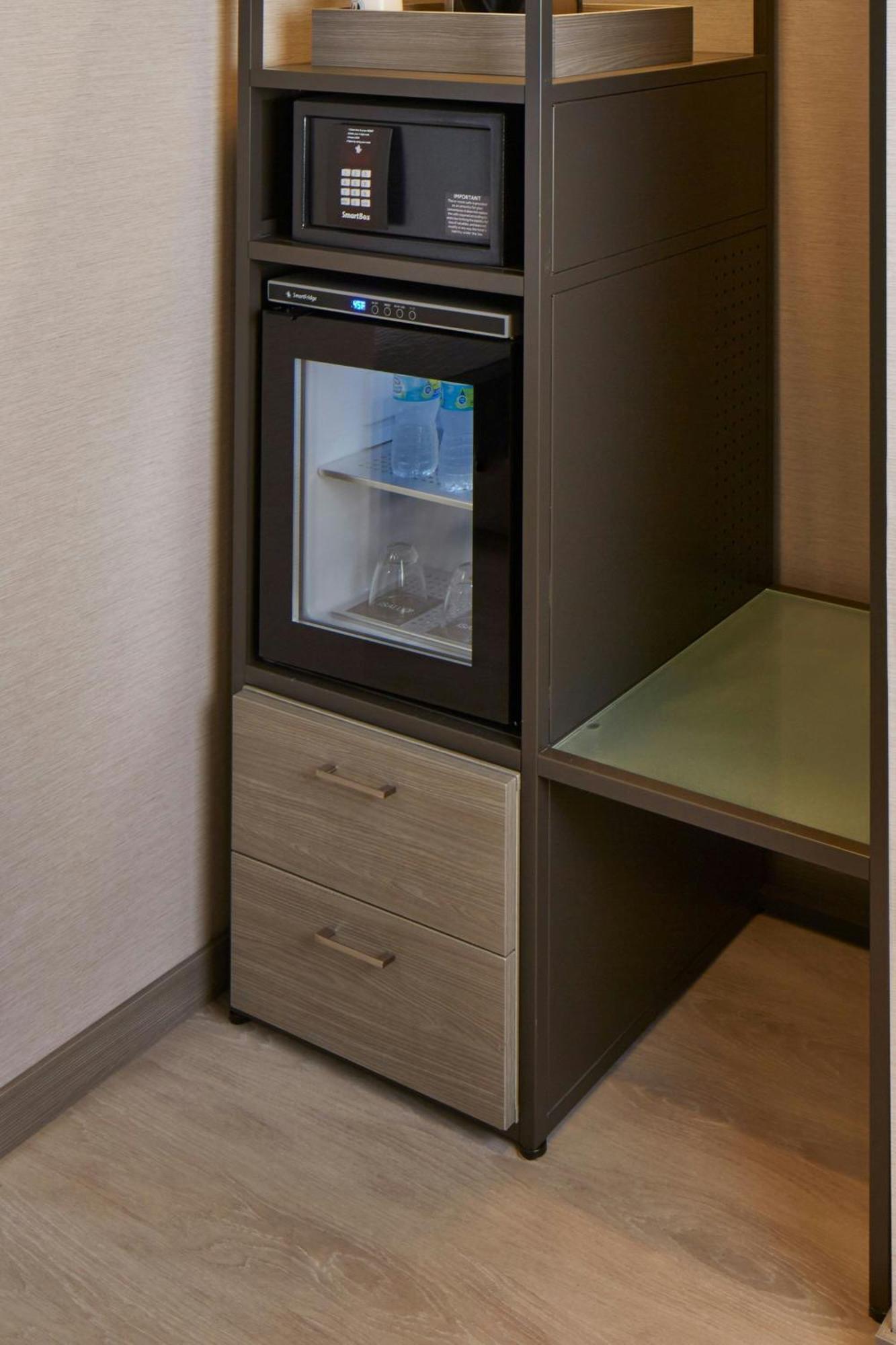 Ac Hotel By Marriott Des Moines East Village Bagian luar foto