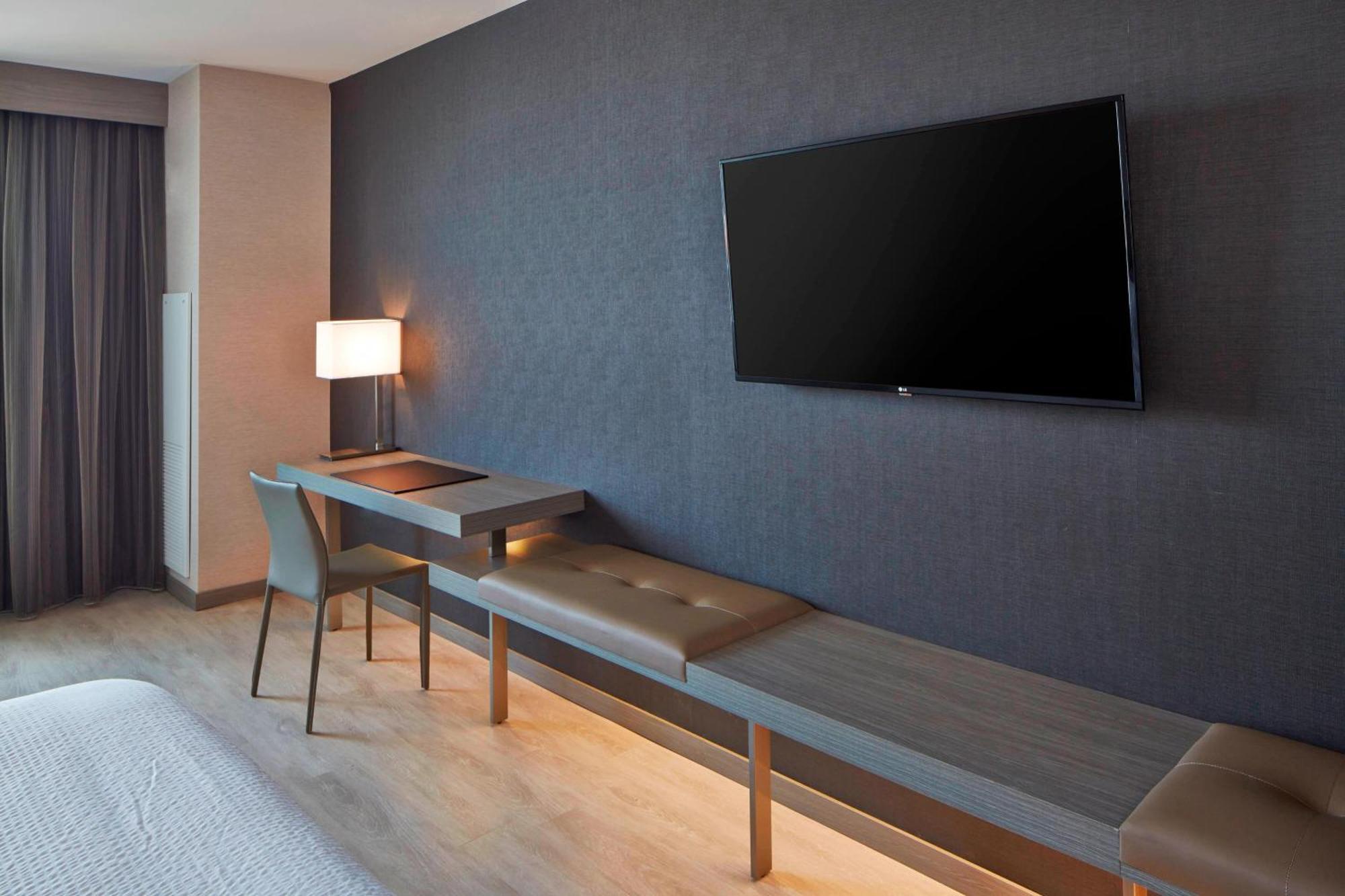 Ac Hotel By Marriott Des Moines East Village Bagian luar foto