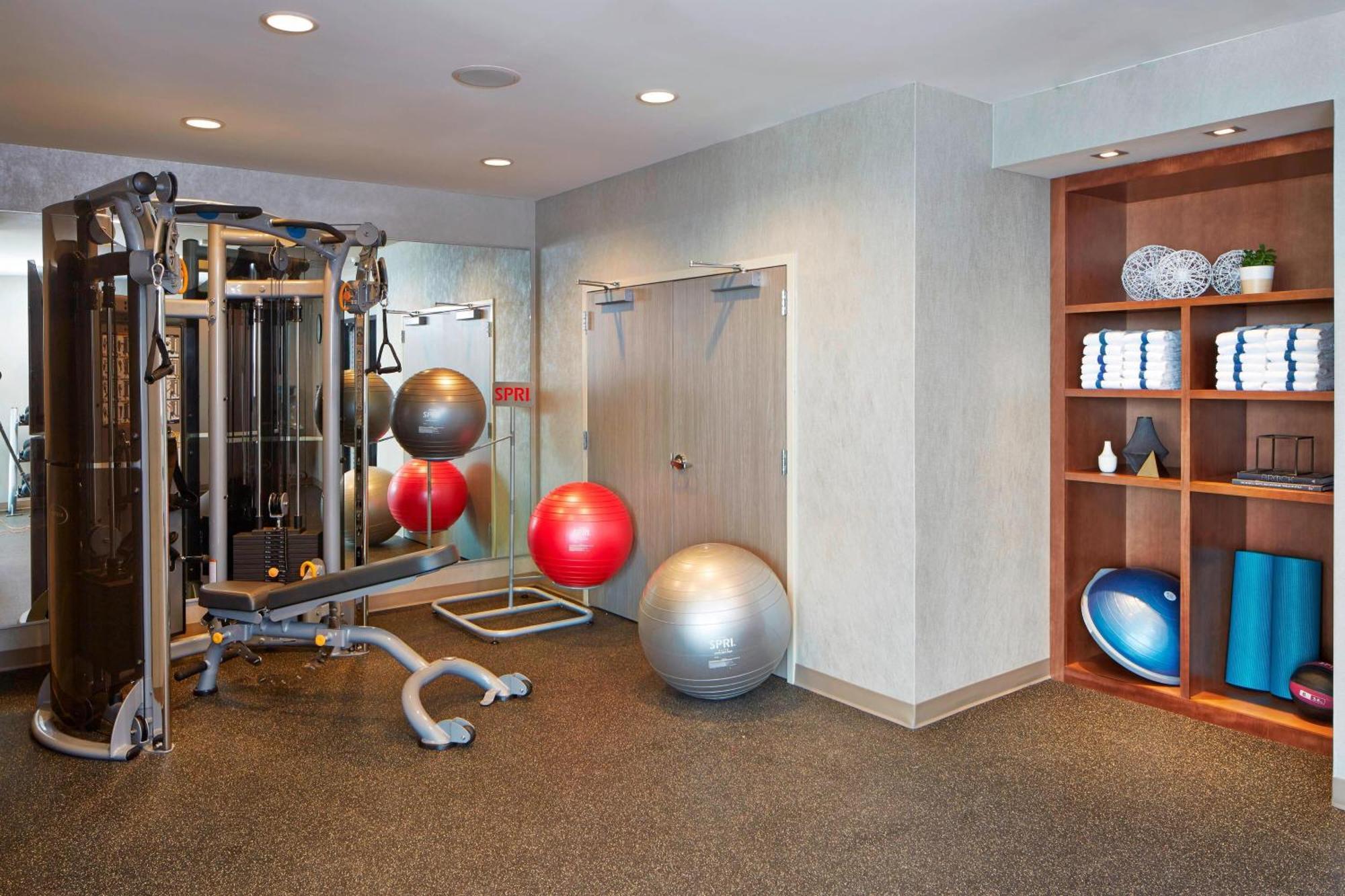Ac Hotel By Marriott Des Moines East Village Bagian luar foto