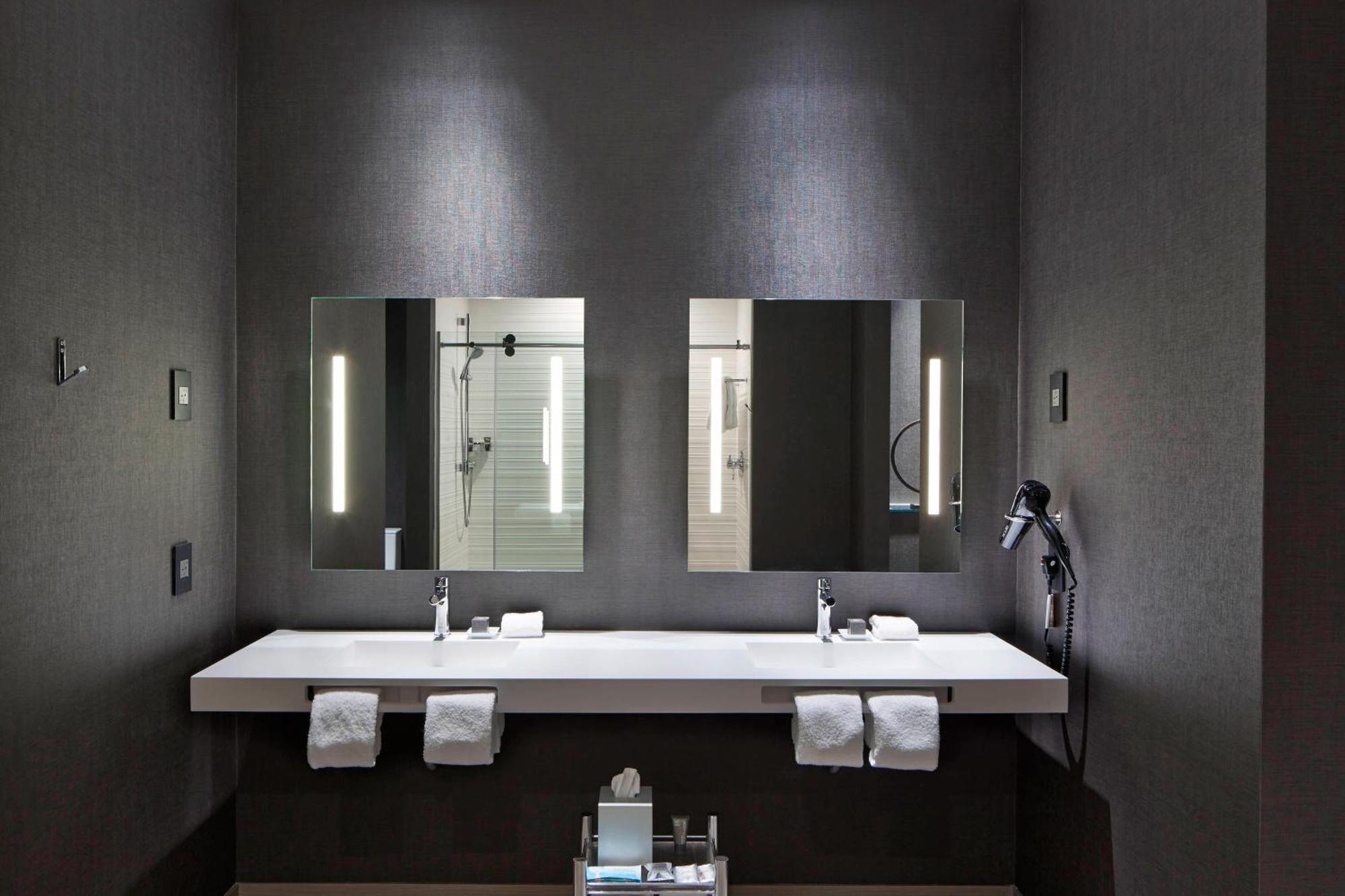 Ac Hotel By Marriott Des Moines East Village Bagian luar foto